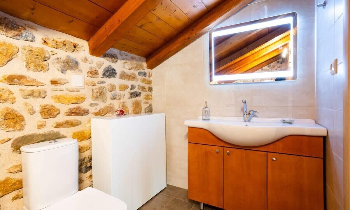 Photo of Bathroom in Megali Mantineia