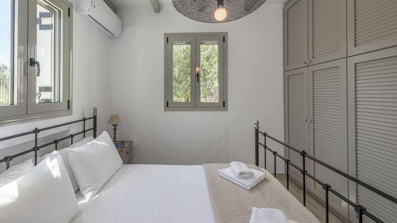 Photo of Bedroom in Adamas