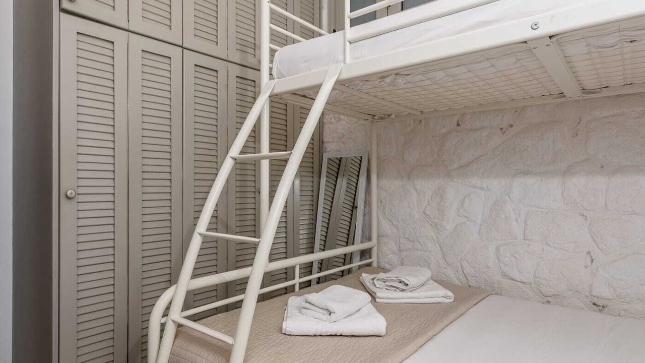 Photo of Bedroom in Adamas