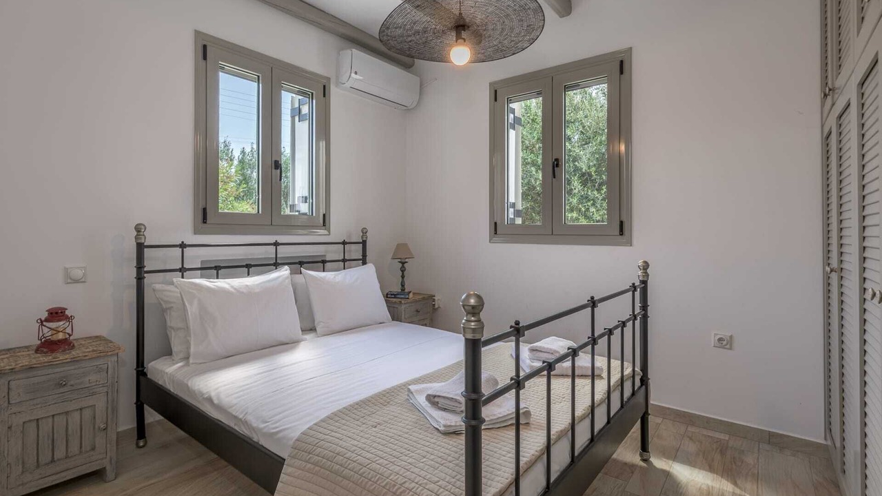Photo of Bedroom in Adamas