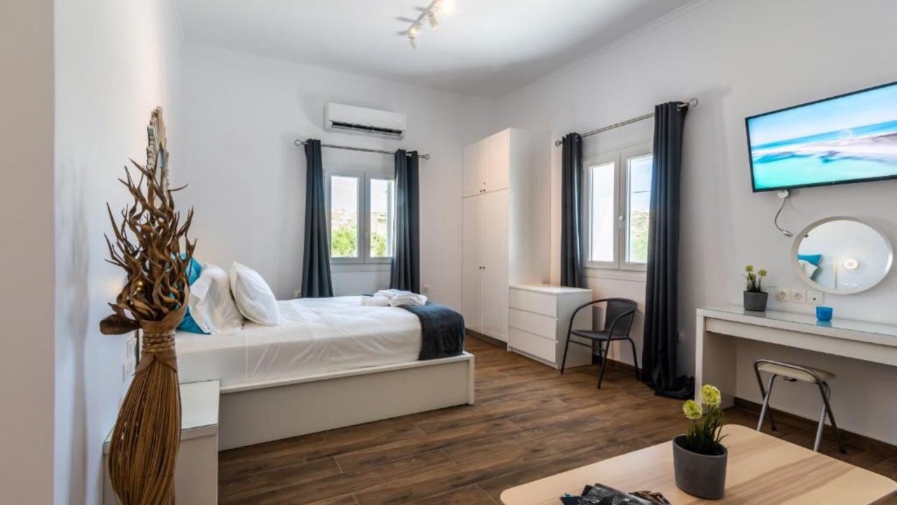 Photo of Bedroom in Adamas