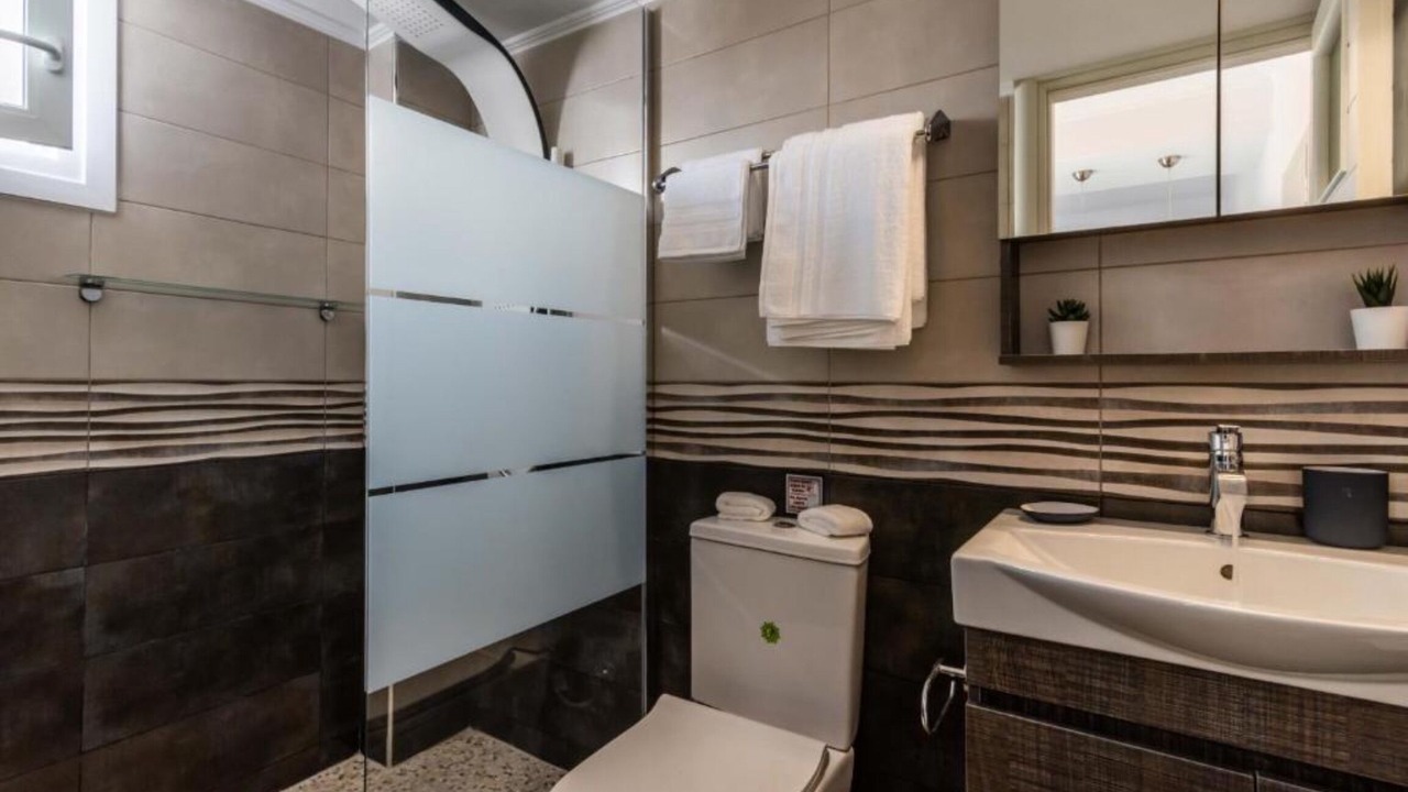 Photo of Bathroom in Adamas