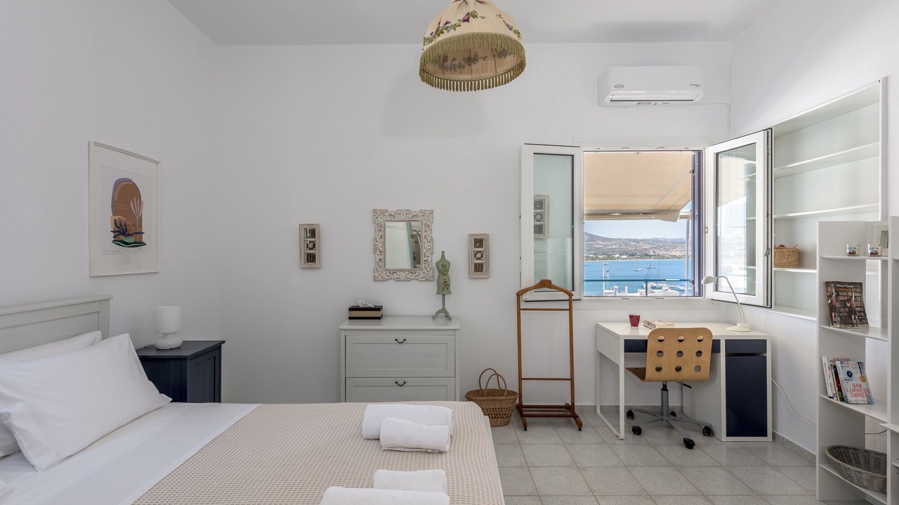 Photo of Bedroom in Adamas