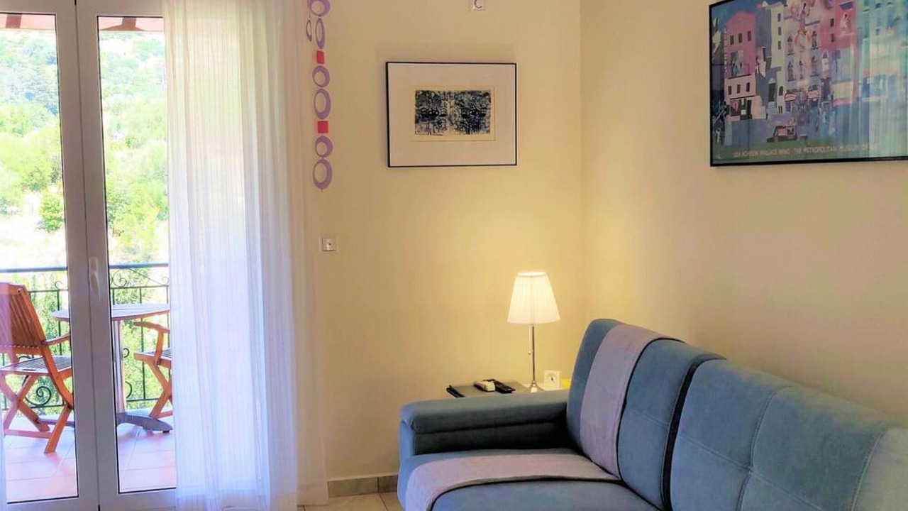 Photo of Livingroom in Dhrakata