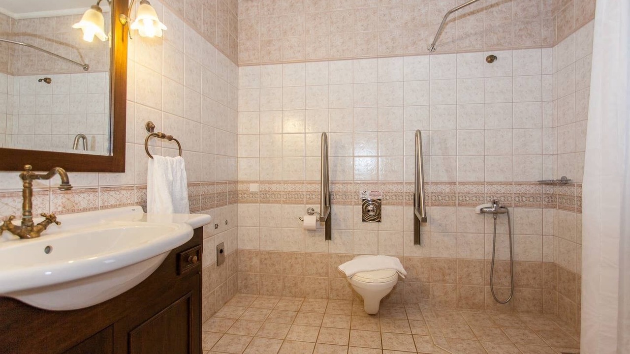 Photo of Bathroom in Maleme