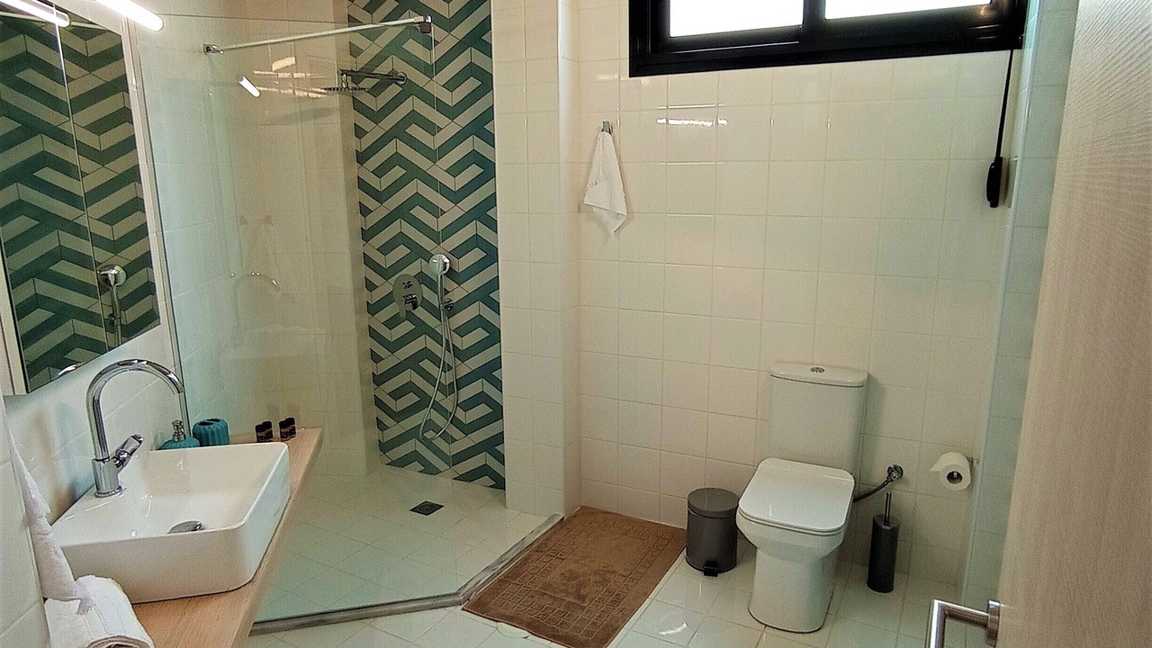 Photo of Bathroom in Aigaleo