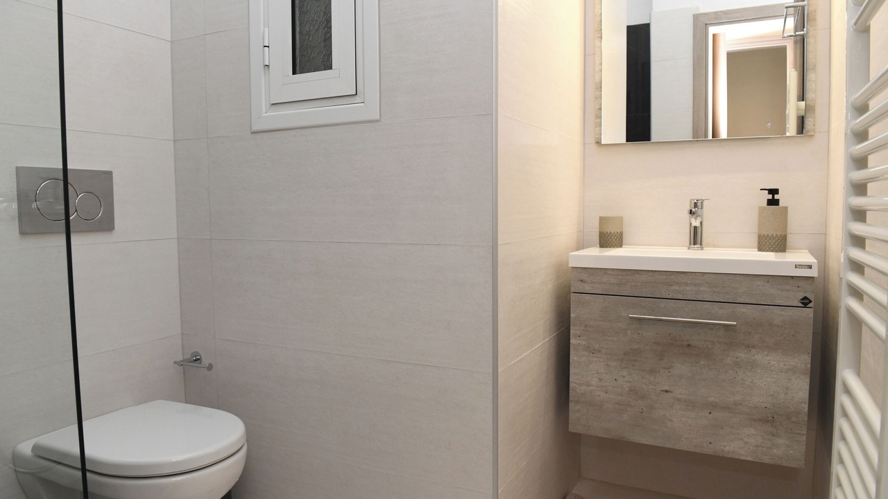 Photo of Bathroom in Ampelokipoi