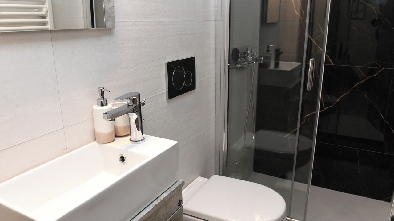 Photo of Bathroom in Ampelokipoi
