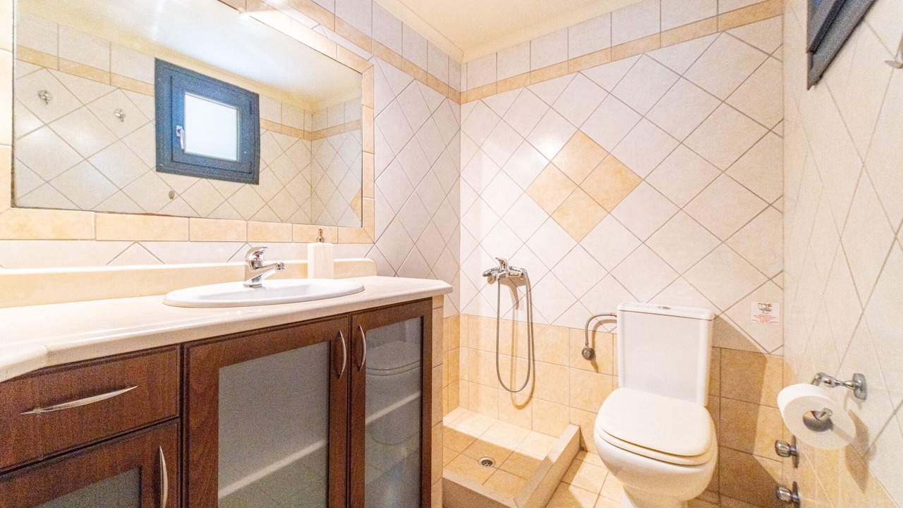 Photo of Bathroom in Paramonas