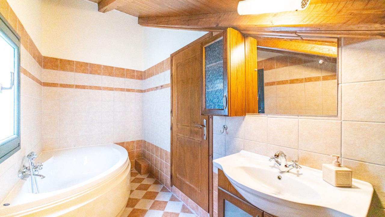 Photo of Bathroom in Paramonas