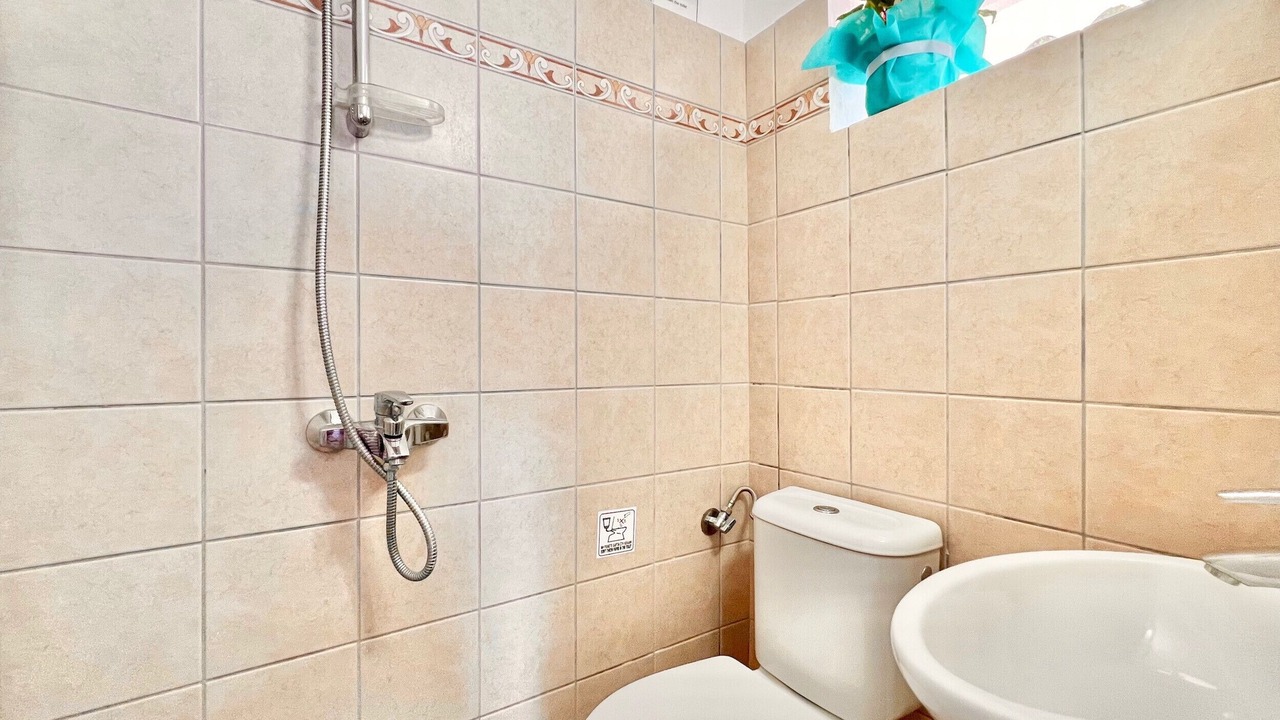 Photo of Bathroom in Apraos