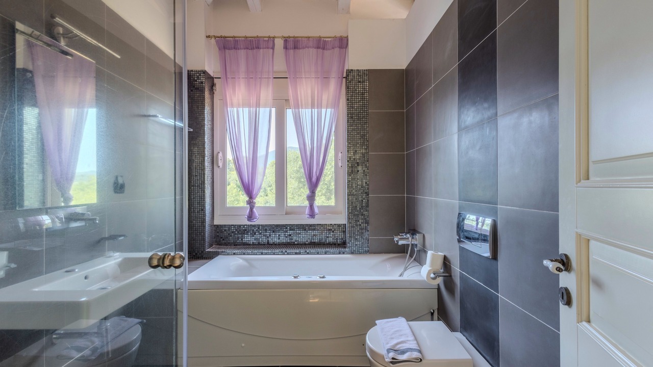 Photo of Bathroom in Perama