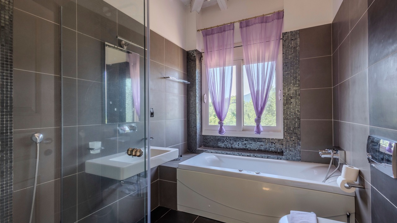 Photo of Bathroom in Perama