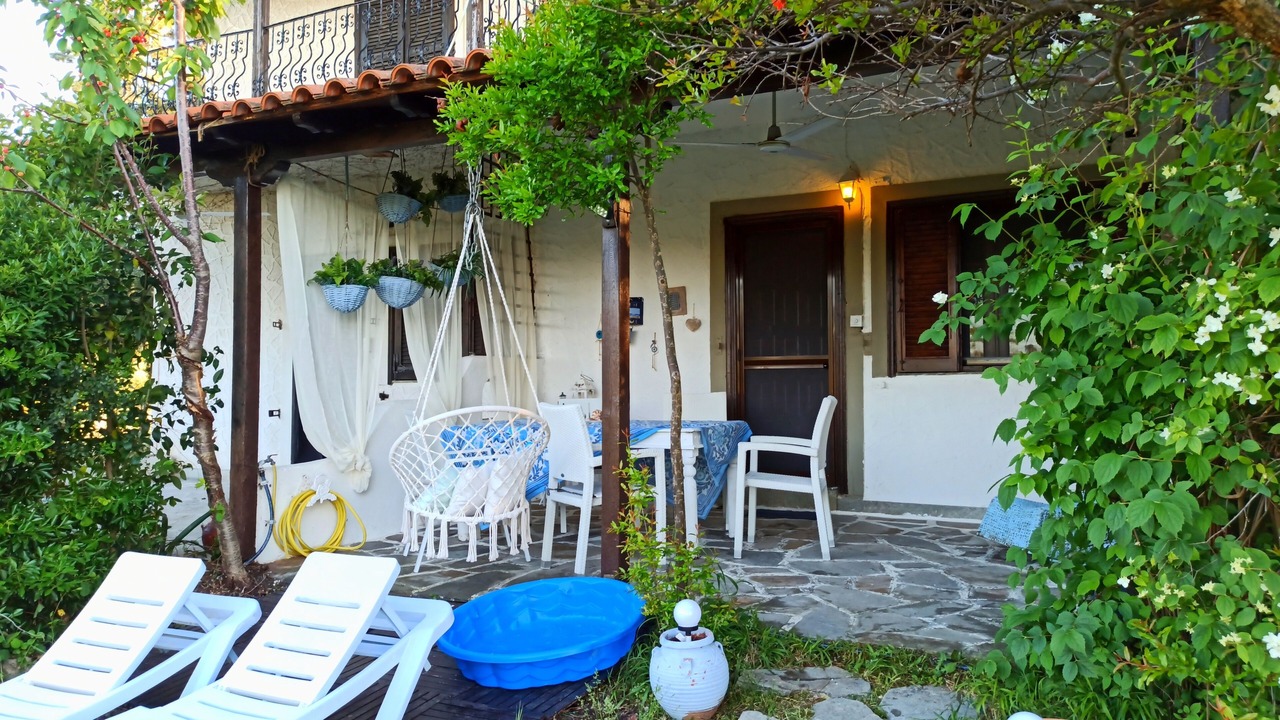 Photo of Outdoor in Polichrono