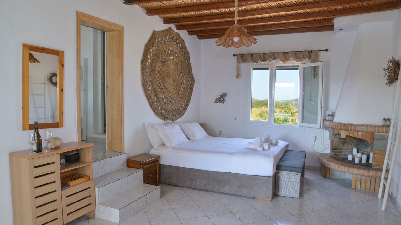 Photo of Bedroom in Milos