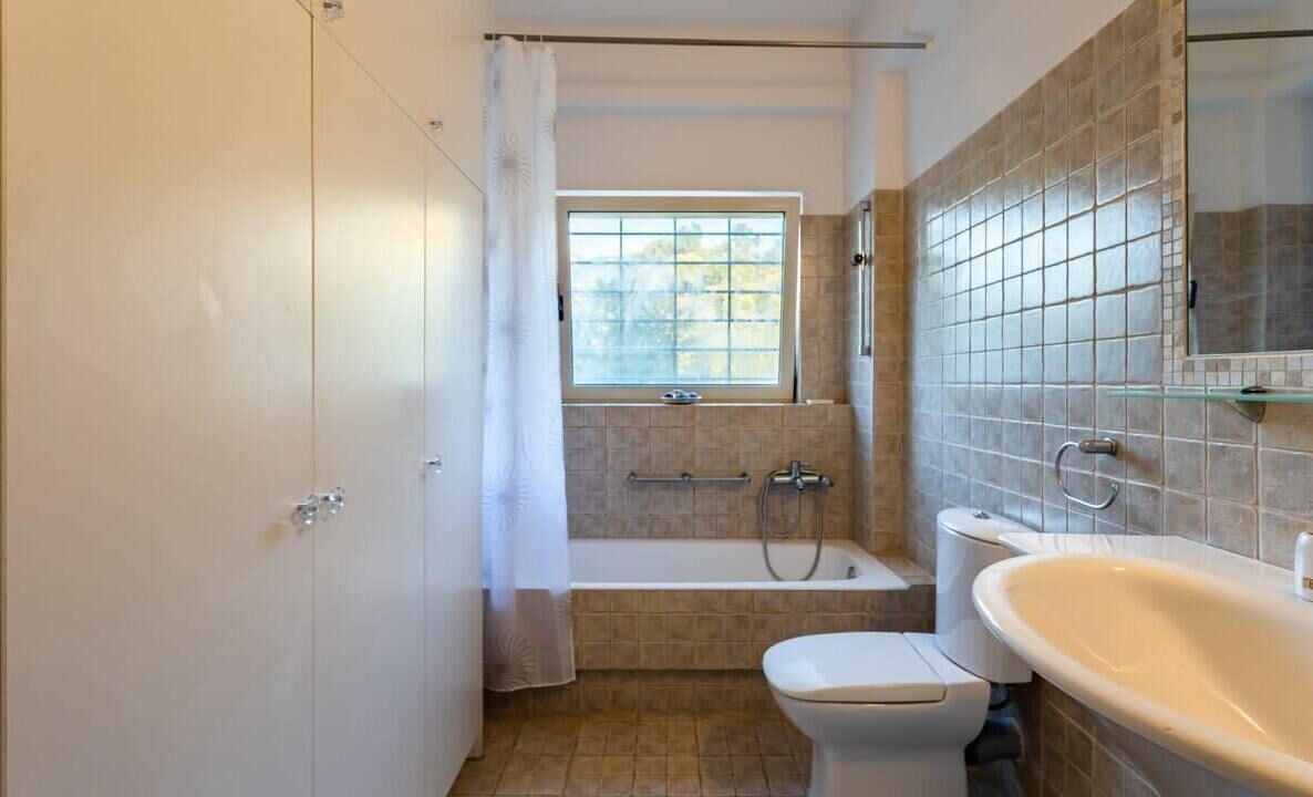 Photo of Bathroom in Kitries