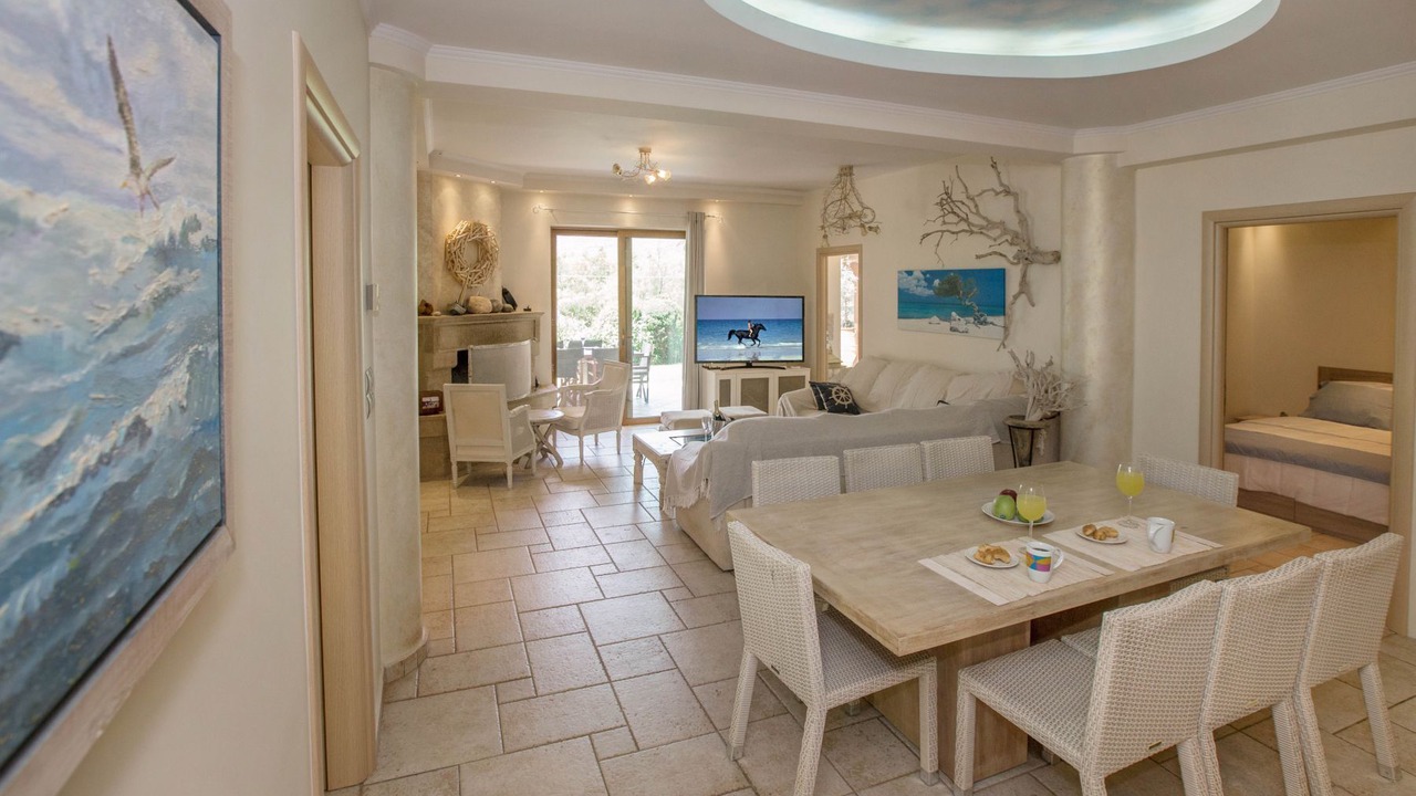 Photo of Livingroom in Marathon
