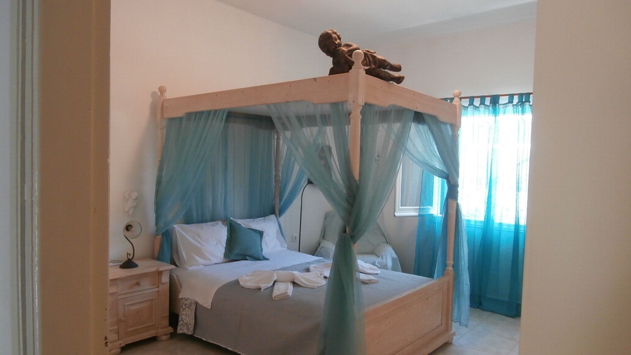 Photo of Bedroom in Melikia