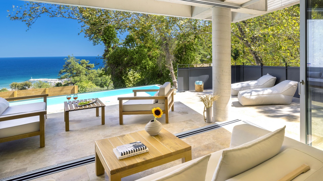 Photo of Livingroom in Golden Beach