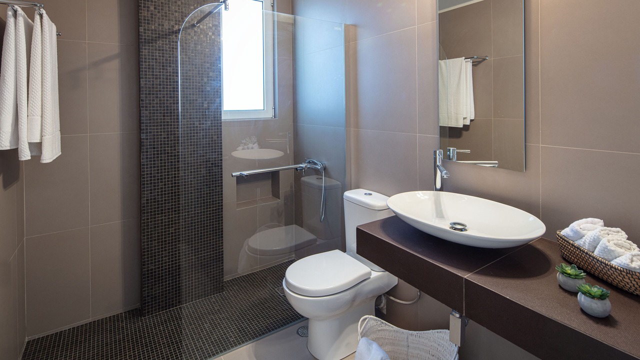 Photo of Bathroom in Saronikos