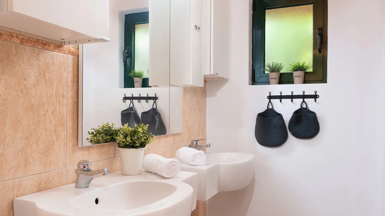 Photo of Bathroom in Salakos