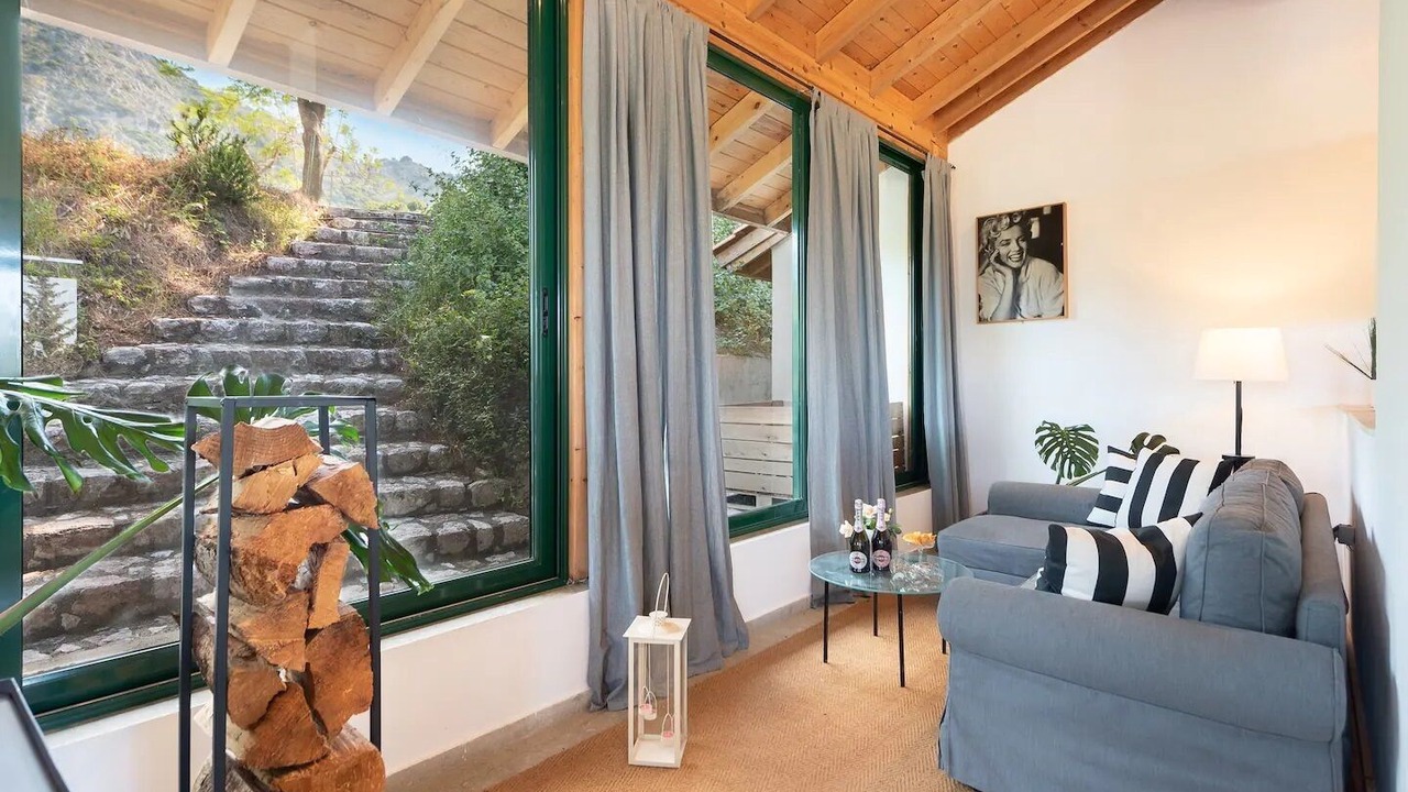 Photo of Livingroom in Salakos