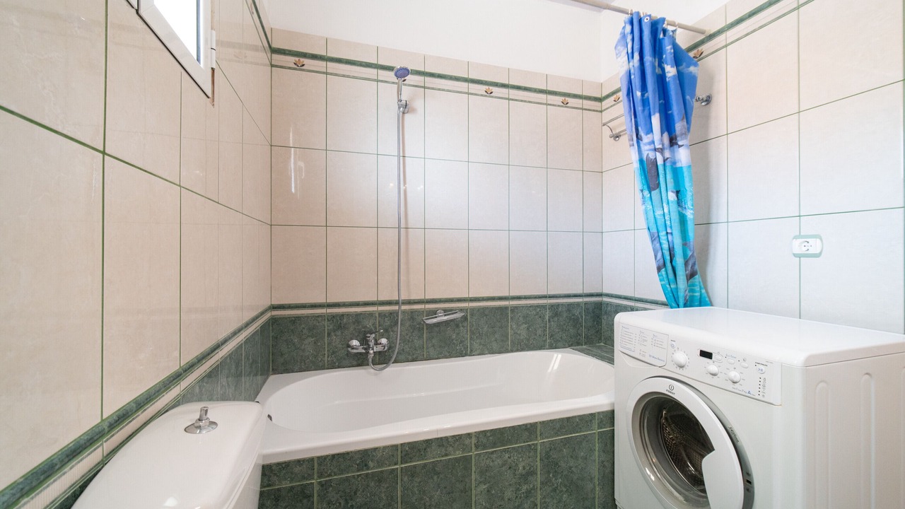 Photo of Bathroom in Petriti