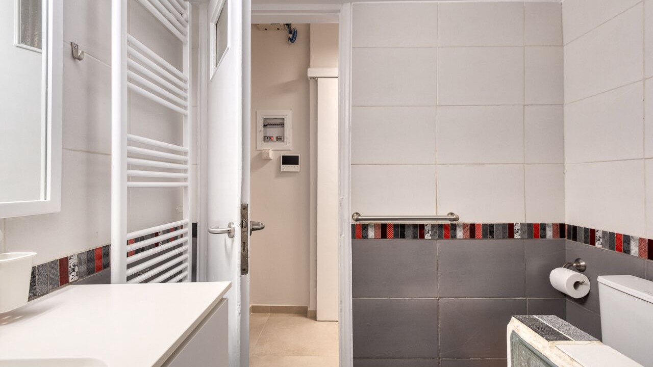 Photo of Bathroom in Anafiotika