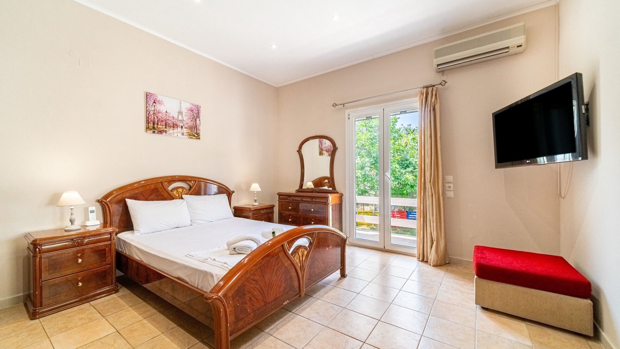 Photo of Bedroom in Chlomatiana