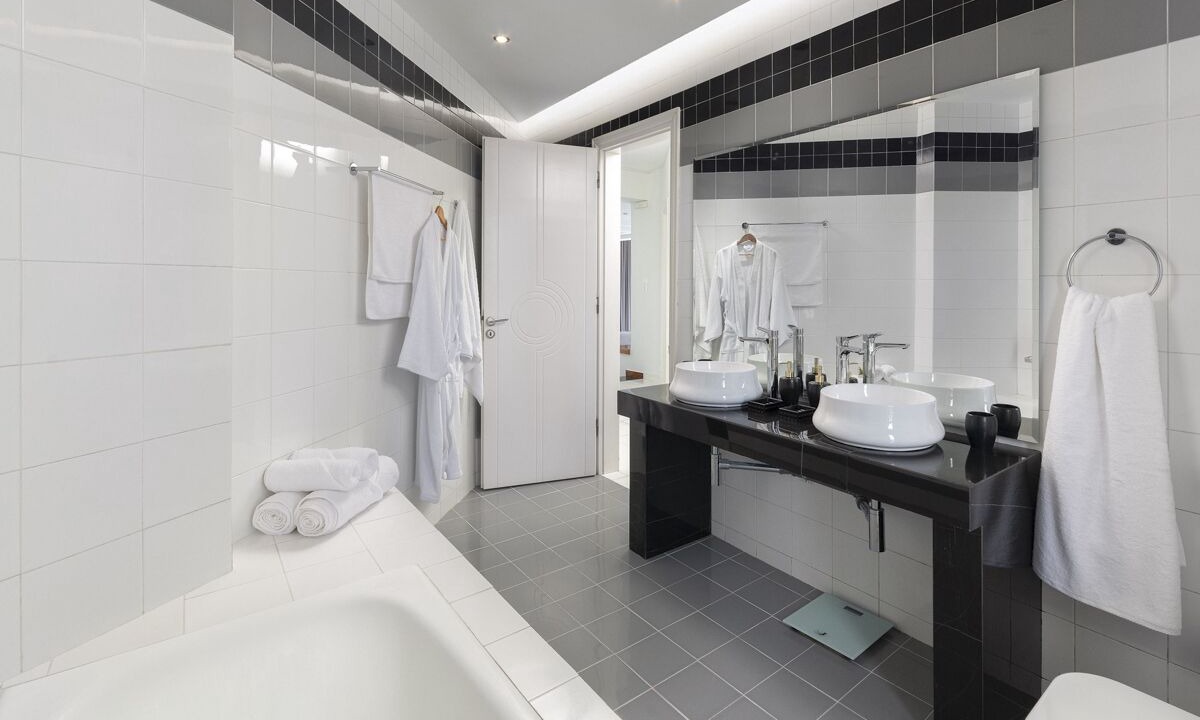 Photo of Bathroom in Petaloudes