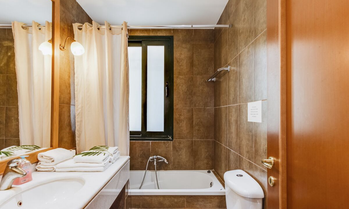 Photo of Bathroom in Pelekas
