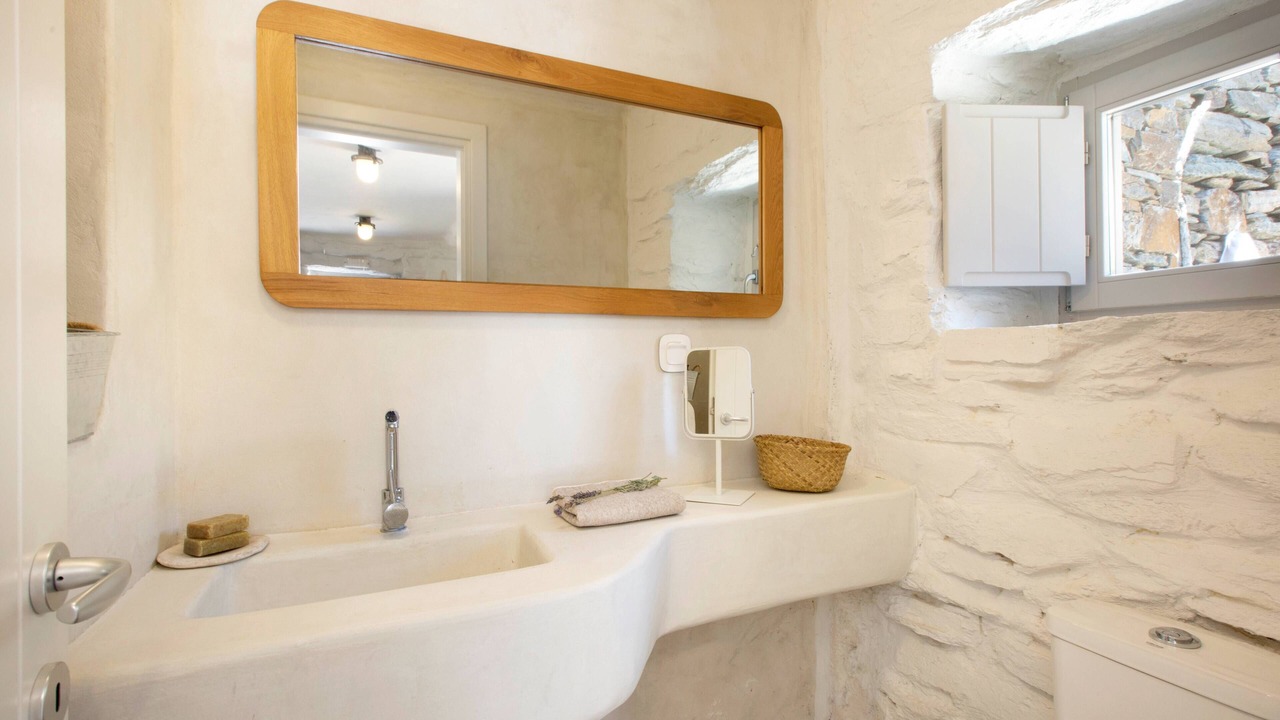 Photo of Bathroom in Kea