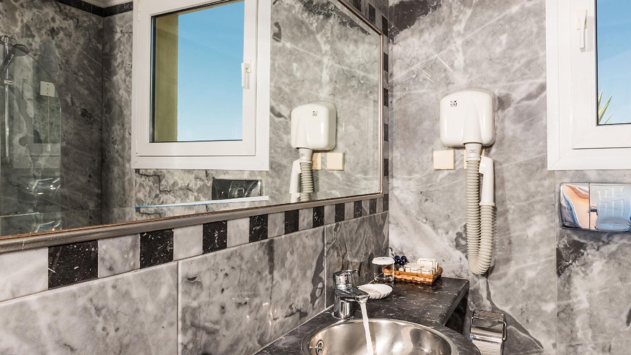 Photo of Bathroom in Maleme