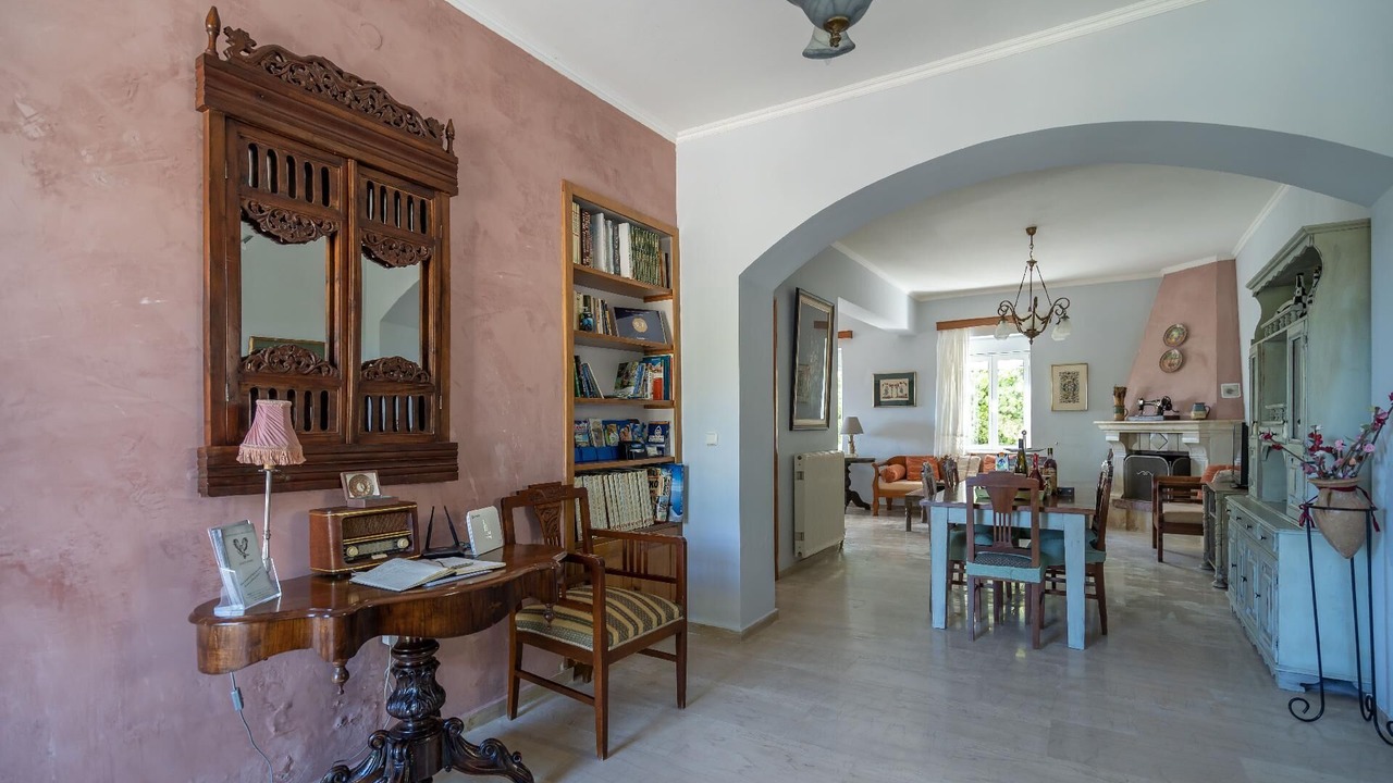 Photo of Bedroom in Armenoi