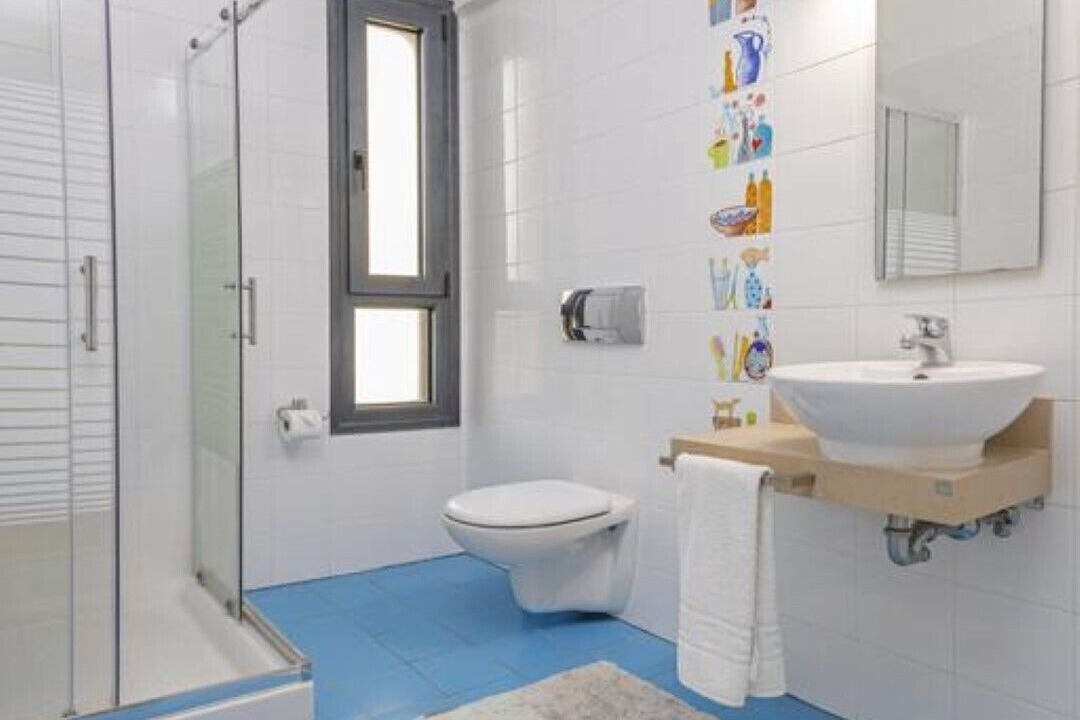 Photo of Bathroom in Petaloudes