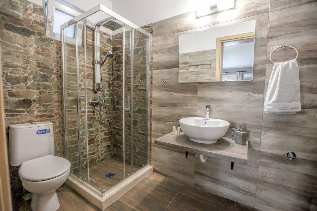 Photo of Bathroom in Kalambaka