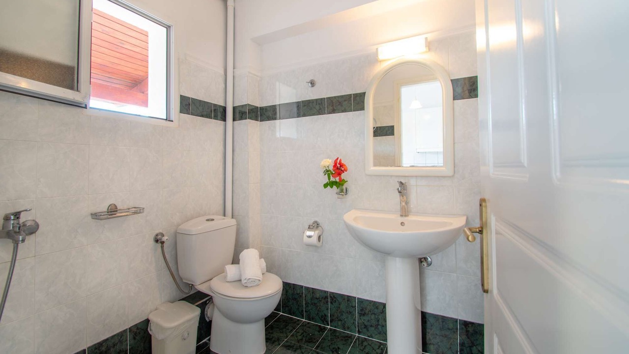 Photo of Bathroom in Amoudi