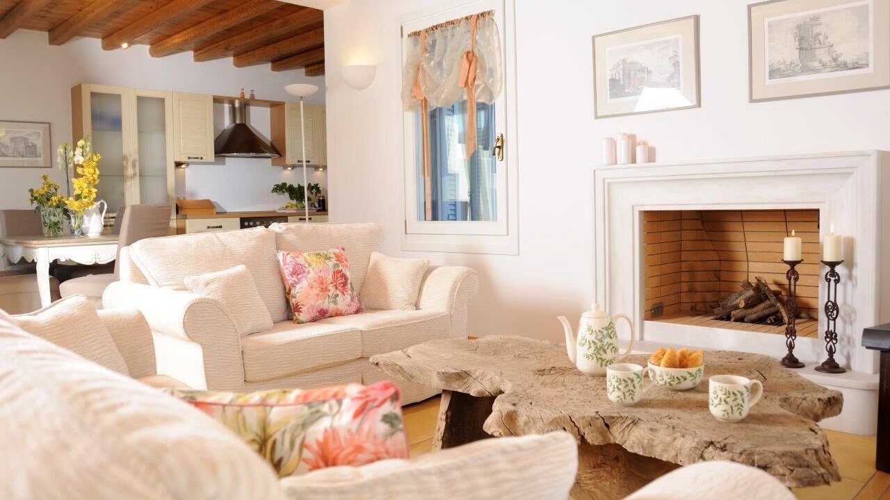 Photo of Livingroom in Paleopolis