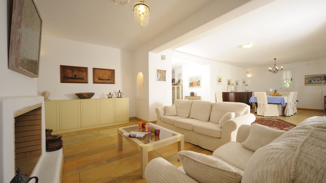 Photo of Livingroom in Paleopolis