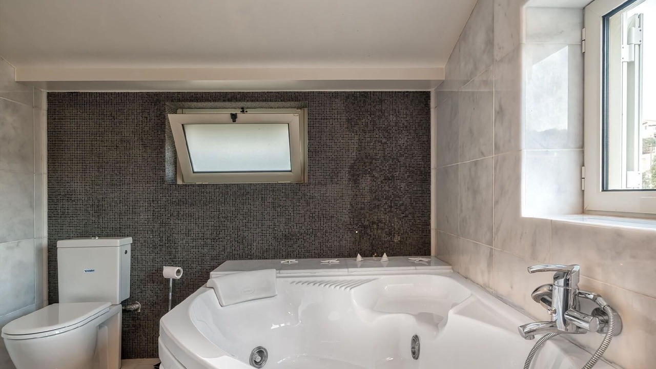 Photo of Bathroom in Lavreotiki
