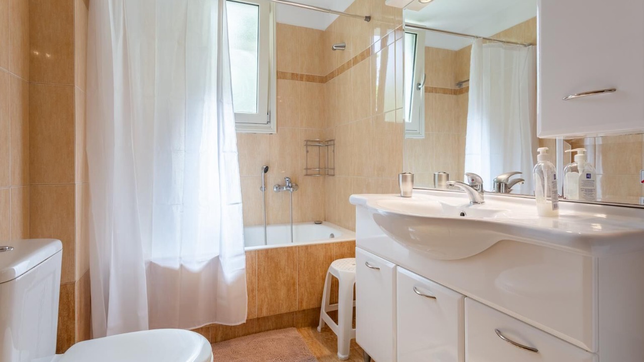 Photo of Bathroom in Gerani