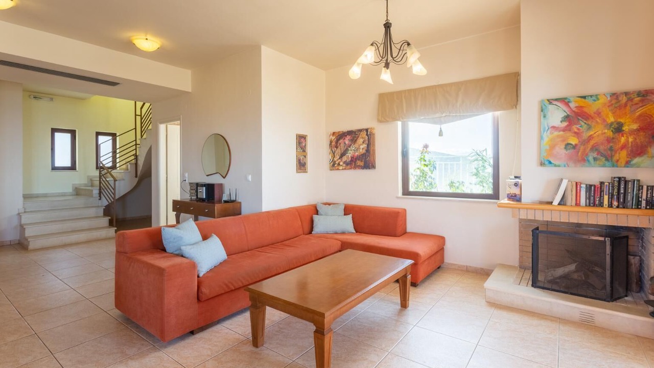 Photo of Livingroom in Roussospiti