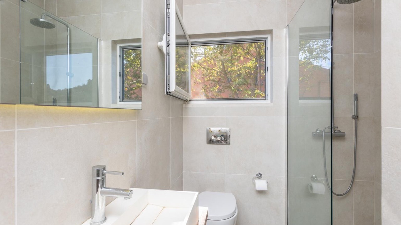 Photo of Bathroom in Longos