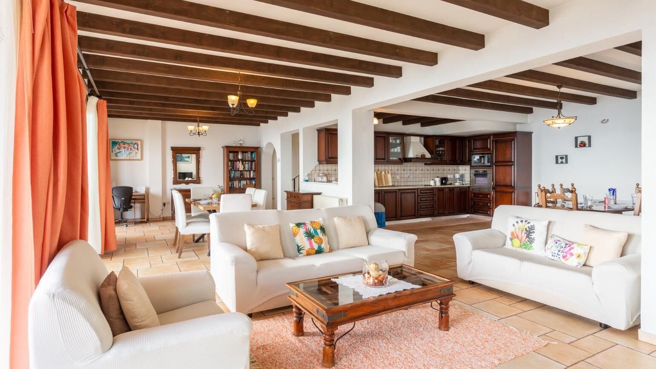Photo of Livingroom in Petaleia