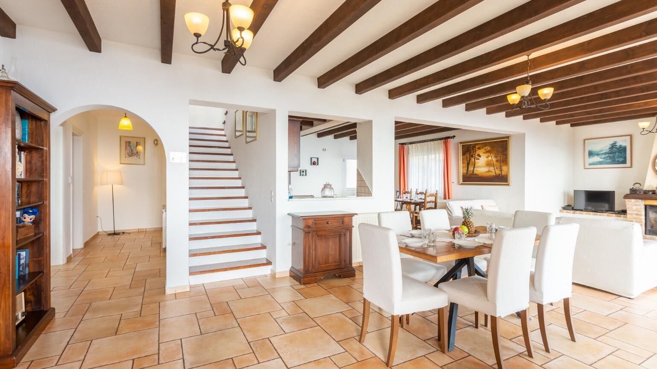 Photo of Livingroom in Petaleia