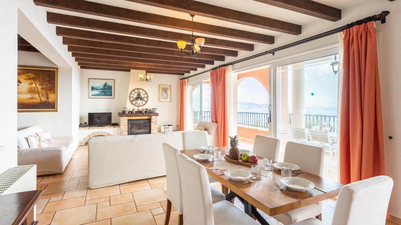 Photo of Livingroom in Petaleia