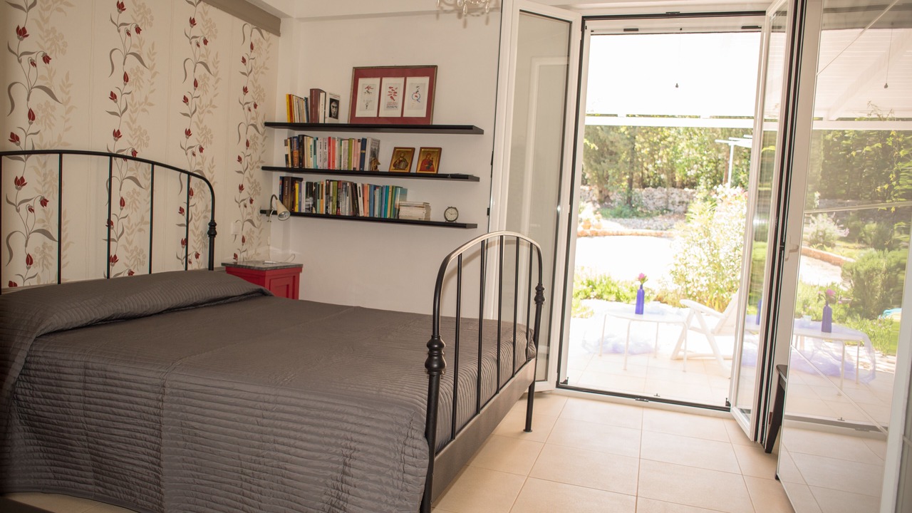 Photo of Bedroom in Ano Volimes