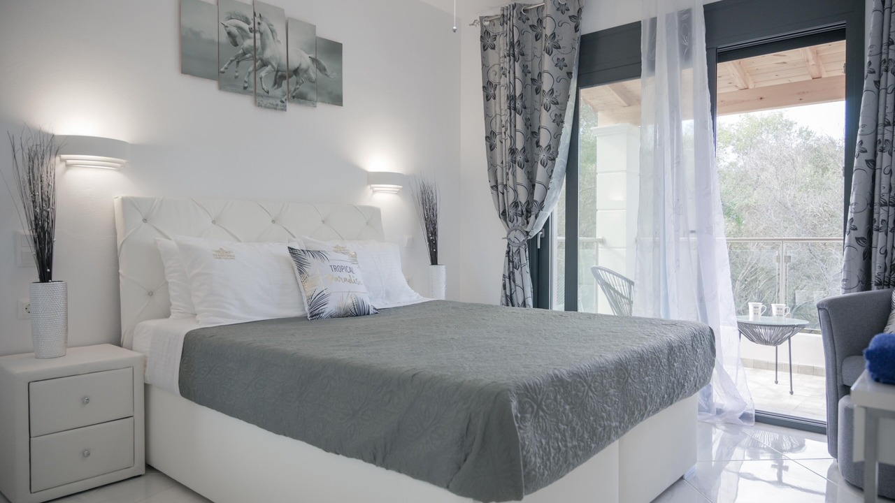 Photo of Bedroom in Messonghi