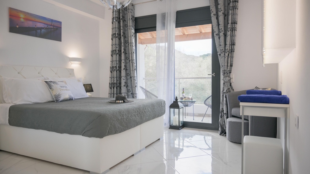 Photo of Bedroom in Messonghi