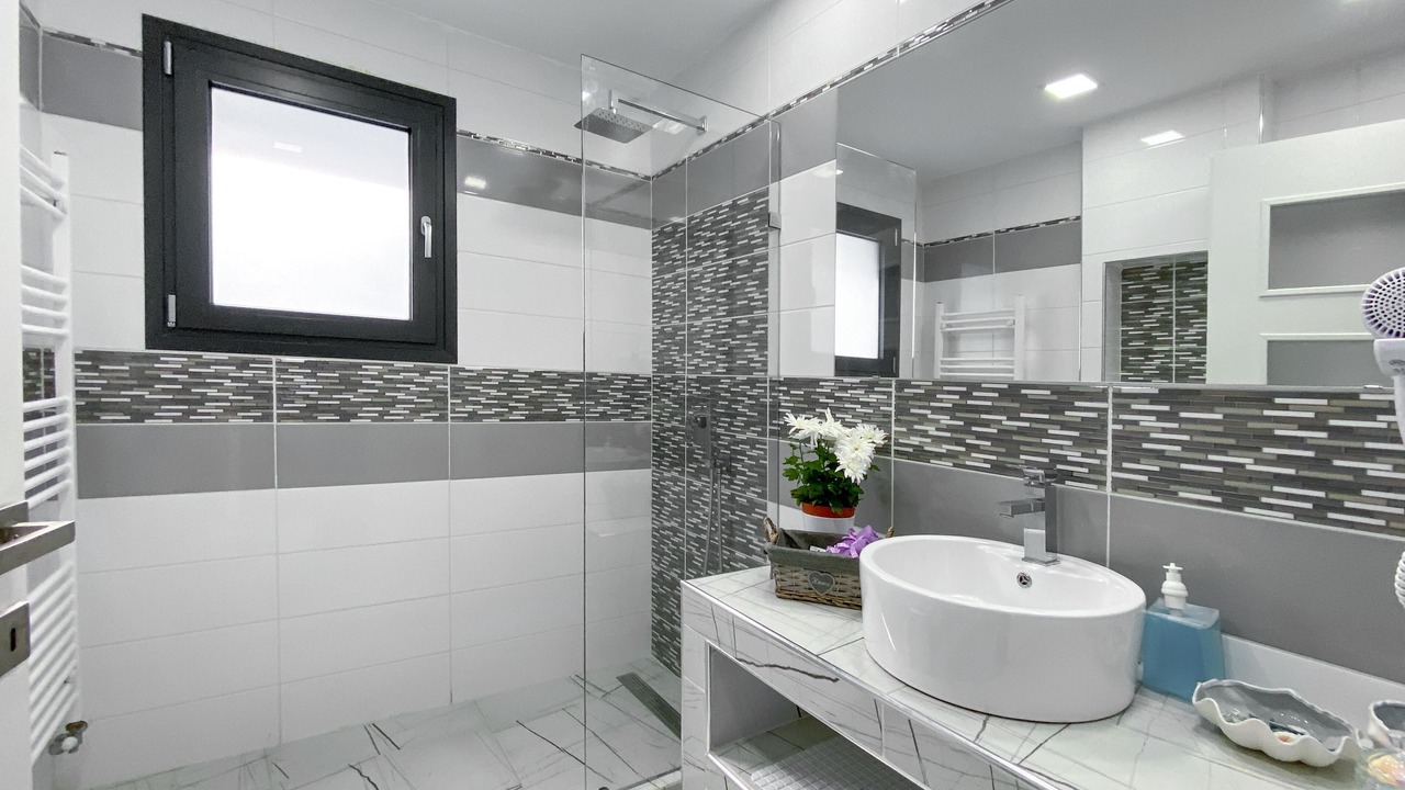 Photo of Bathroom in Messonghi